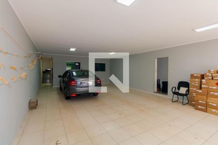 Casa à venda com 305m², 5 quartos e 5 vagas Casa à venda com 305m², 5 quartos e 5 vagasGaragem