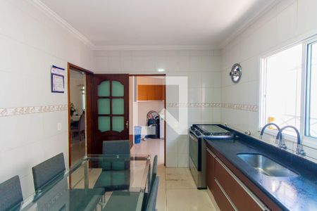 Casa à venda com 305m², 5 quartos e 5 vagas Casa à venda com 305m², 5 quartos e 5 vagasCozinha