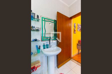 Casa à venda com 305m², 5 quartos e 5 vagas Casa à venda com 305m², 5 quartos e 5 vagasBanheiro da Suíte 1