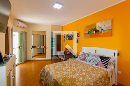 Casa à venda com 305m², 5 quartos e 5 vagas Casa à venda com 305m², 5 quartos e 5 vagasSuíte 1