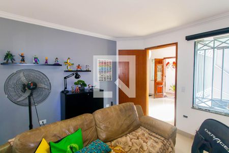 Casa à venda com 305m², 5 quartos e 5 vagas Casa à venda com 305m², 5 quartos e 5 vagasEscritório