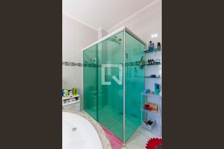 Casa à venda com 305m², 5 quartos e 5 vagas Casa à venda com 305m², 5 quartos e 5 vagasBanheiro da Suíte 1