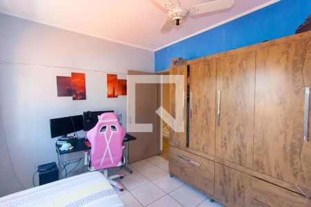 Casa à venda com 305m², 5 quartos e 5 vagas Casa à venda com 305m², 5 quartos e 5 vagasQuarto 4