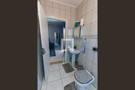 Casa à venda com 305m², 5 quartos e 5 vagas Casa à venda com 305m², 5 quartos e 5 vagasBanheiro da Suíte 2