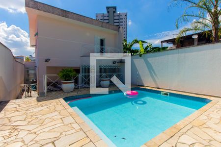 Casa à venda com 305m², 5 quartos e 5 vagas Casa à venda com 305m², 5 quartos e 5 vagasPiscina
