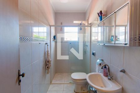 Casa à venda com 305m², 5 quartos e 5 vagas Casa à venda com 305m², 5 quartos e 5 vagasBanheiro 4