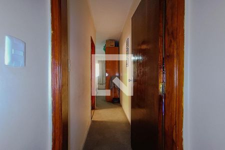 Casa à venda com 192m², 5 quartos e 3 vagas Casa à venda com 192m², 5 quartos e 3 vagasCorredor