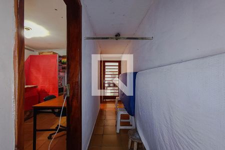 Casa à venda com 192m², 5 quartos e 3 vagas Casa à venda com 192m², 5 quartos e 3 vagasCorredor