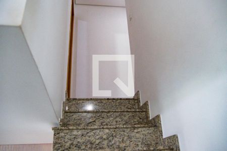 Casa à venda com 162m², 3 quartos e 3 vagasEscada