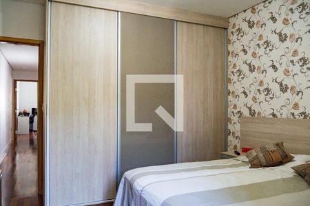 Casa à venda com 162m², 3 quartos e 3 vagasSuíte