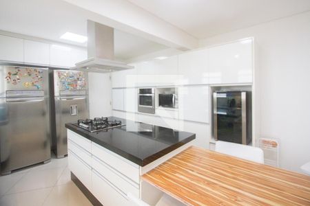 Apartamento à venda com 240m², 3 quartos e 2 vagasCozinha