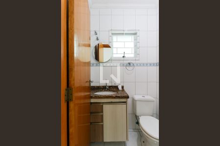 Lavabo 1 de casa para alugar com 3 quartos, 250m² em Uberaba, Curitiba