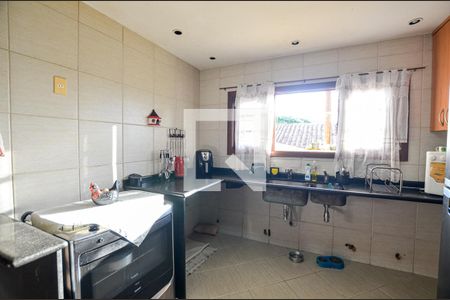 Casa à venda com 380m², 4 quartos e 3 vagas Casa à venda com 380m², 4 quartos e 3 vagasCozinha