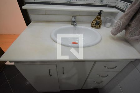 Casa de condomínio à venda com 180m², 2 quartos e 5 vagasBanheiro Social