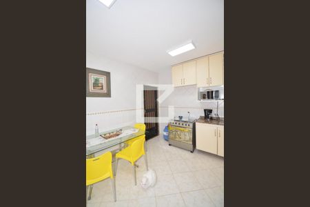 Casa de condomínio à venda com 180m², 2 quartos e 5 vagasCozinha 