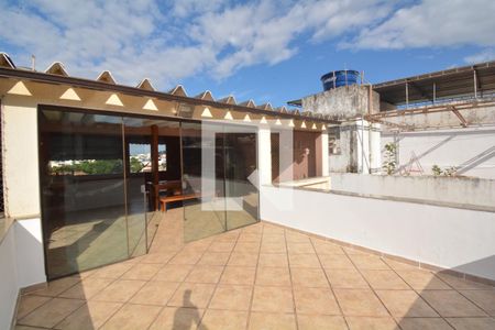 Casa de condomínio à venda com 180m², 2 quartos e 5 vagasTerraço