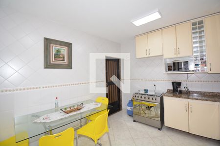 Casa de condomínio à venda com 180m², 2 quartos e 5 vagasCozinha 