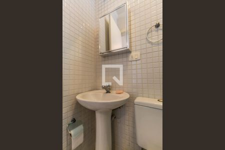Apartamento à venda com 385m², 4 quartos e 6 vagas Apartamento à venda com 385m², 4 quartos e 6 vagasBanheiro de serviço