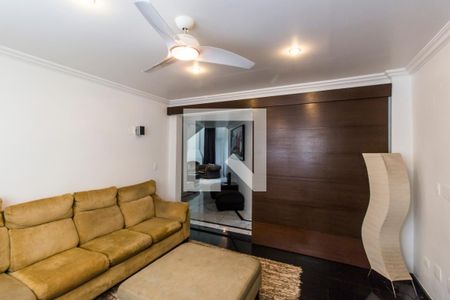 Apartamento à venda com 385m², 4 quartos e 6 vagas Apartamento à venda com 385m², 4 quartos e 6 vagasSala de TV