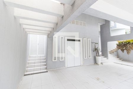 Apartamento à venda com 385m², 4 quartos e 6 vagas Apartamento à venda com 385m², 4 quartos e 6 vagasEntrada