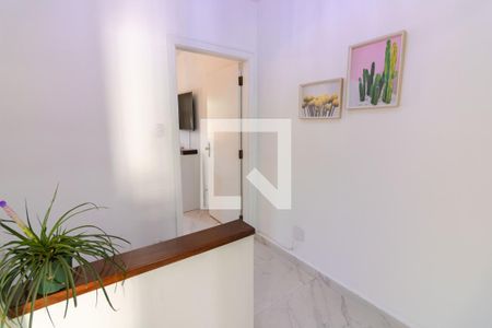 Casa à venda com 100m², 2 quartos e 2 vagasCorredor