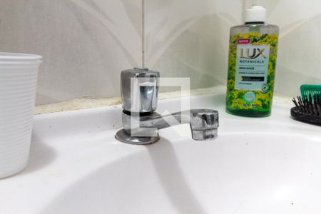 Casa à venda com 163m², 4 quartos e 2 vagasBanheiro - torneira