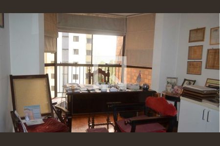 Apartamento à venda com 213m², 4 quartos e 4 vagas