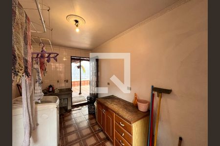 Casa à venda com 252m², 7 quartos e 3 vagas Casa à venda com 252m², 7 quartos e 3 vagasÁrea de Serviço