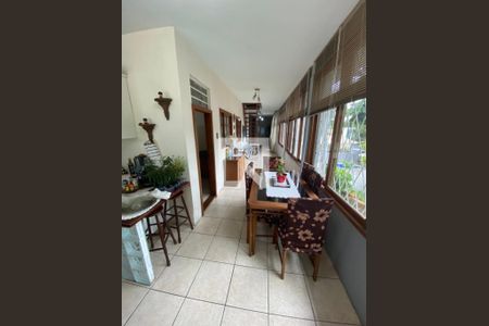 Casa à venda com 280m², 4 quartos e 6 vagas