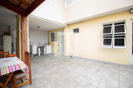 Casa à venda com 320m², 5 quartos e 1 vagaQuintal