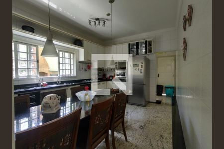 Casa à venda com 120m², 3 quartos e 4 vagas