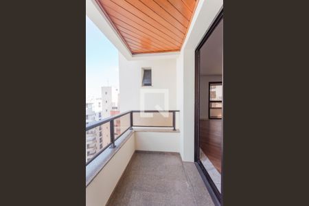 Apartamento à venda com 114m², 3 quartos e 2 vagas Apartamento à venda com 114m², 3 quartos e 2 vagasvaranda