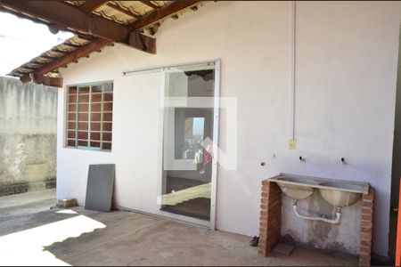 Casa à venda com 340m², 2 quartos e 5 vagasArea tanque