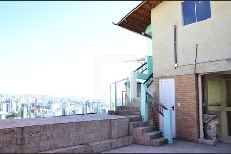 Casa à venda com 340m², 2 quartos e 5 vagasArea