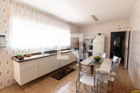 Casa à venda com 185m², 3 quartos e 2 vagasCozinha