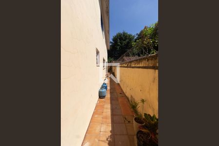 Casa à venda com 185m², 3 quartos e 2 vagasCorredor