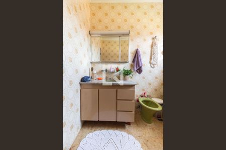 Casa à venda com 185m², 3 quartos e 2 vagasSuíte