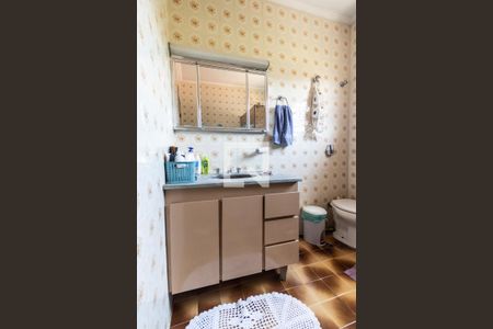 Casa à venda com 185m², 3 quartos e 2 vagasBanheiro