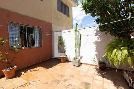 Casa à venda com 185m², 3 quartos e 2 vagasQuintal