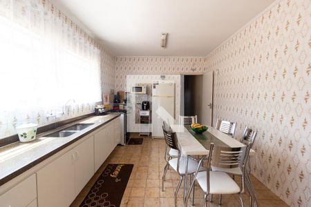 Casa à venda com 185m², 3 quartos e 2 vagasCozinha