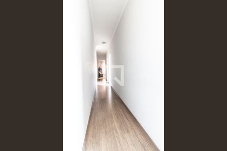 Casa à venda com 185m², 3 quartos e 2 vagasCorredor