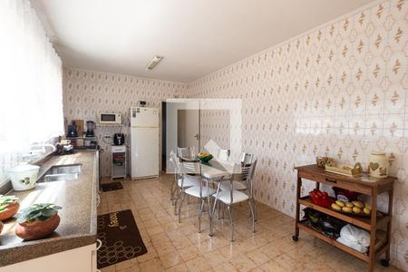 Casa à venda com 185m², 3 quartos e 2 vagasCozinha