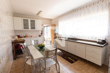 Casa à venda com 185m², 3 quartos e 2 vagasCozinha