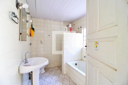 Casa à venda com 220m², 4 quartos e 1 vagaBanheiro