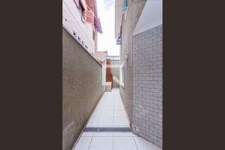 Casa à venda com 214m², 4 quartos e 3 vagas Casa à venda com 214m², 4 quartos e 3 vagasCorredor