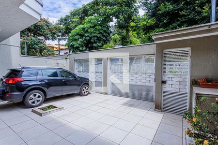 Casa à venda com 214m², 4 quartos e 3 vagas Casa à venda com 214m², 4 quartos e 3 vagasGaragem