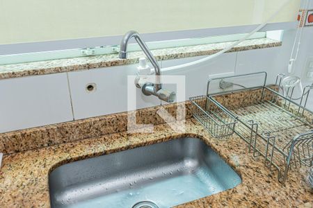 Casa à venda com 214m², 4 quartos e 3 vagas Casa à venda com 214m², 4 quartos e 3 vagasCozinha