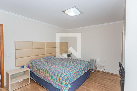 Casa à venda com 214m², 4 quartos e 3 vagas Casa à venda com 214m², 4 quartos e 3 vagasSuite