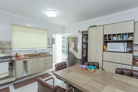 Casa à venda com 214m², 4 quartos e 3 vagas Casa à venda com 214m², 4 quartos e 3 vagasCozinha