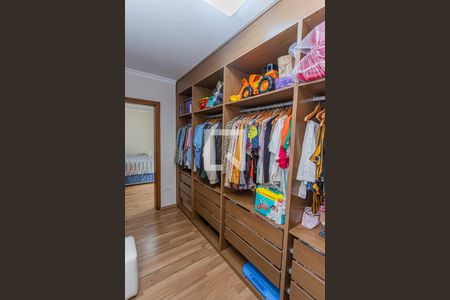 Casa à venda com 214m², 4 quartos e 3 vagas Casa à venda com 214m², 4 quartos e 3 vagasCloset Suite